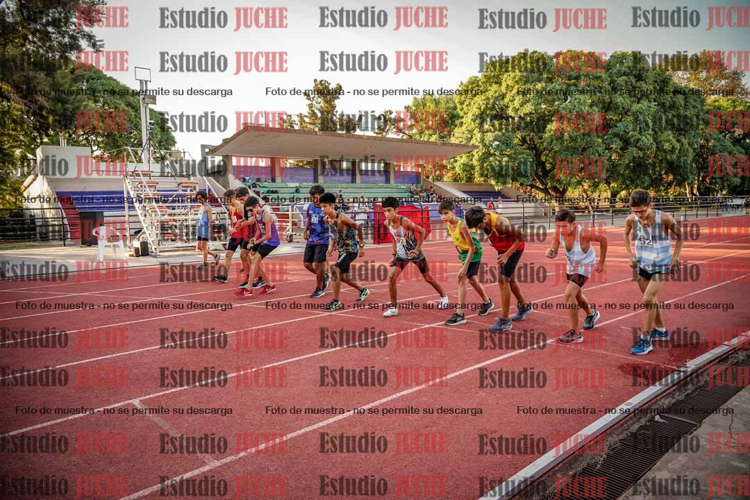 Fotos de los 2400 m llanos de varones