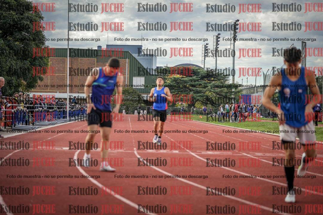 Fotos de los 400 m llanos de varones