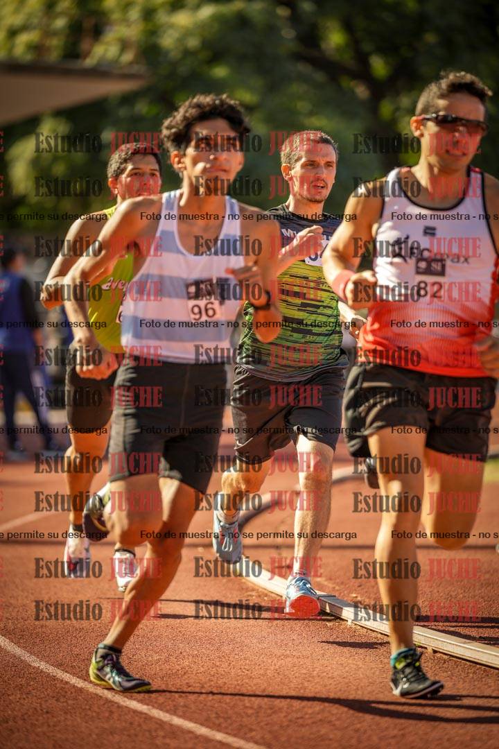 Fotos de los 800 m llanos de varones