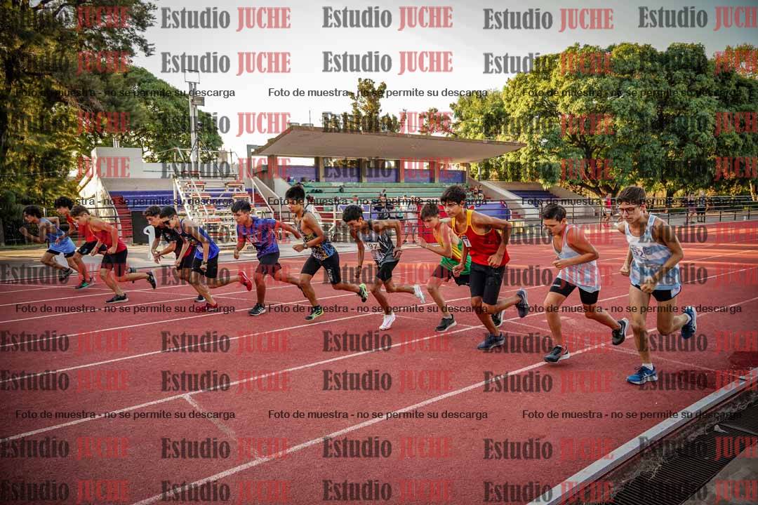 Fotos de los 2400 m llanos de varones