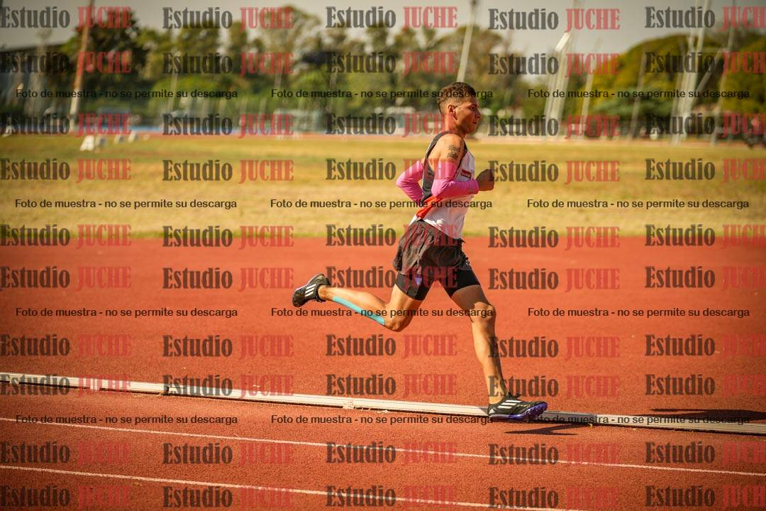 Fotos de los 800 m llanos de varones