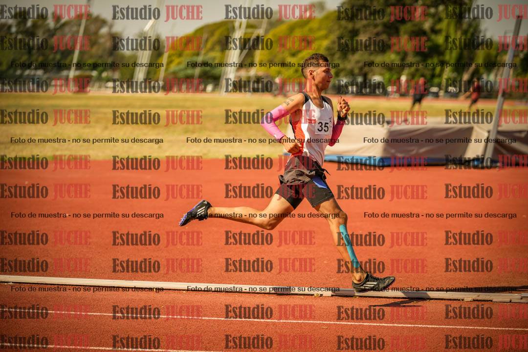 Fotos de los 800 m llanos de varones