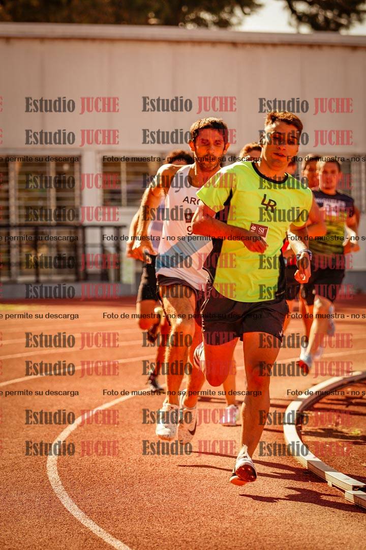 Fotos de los 800 m llanos de varones