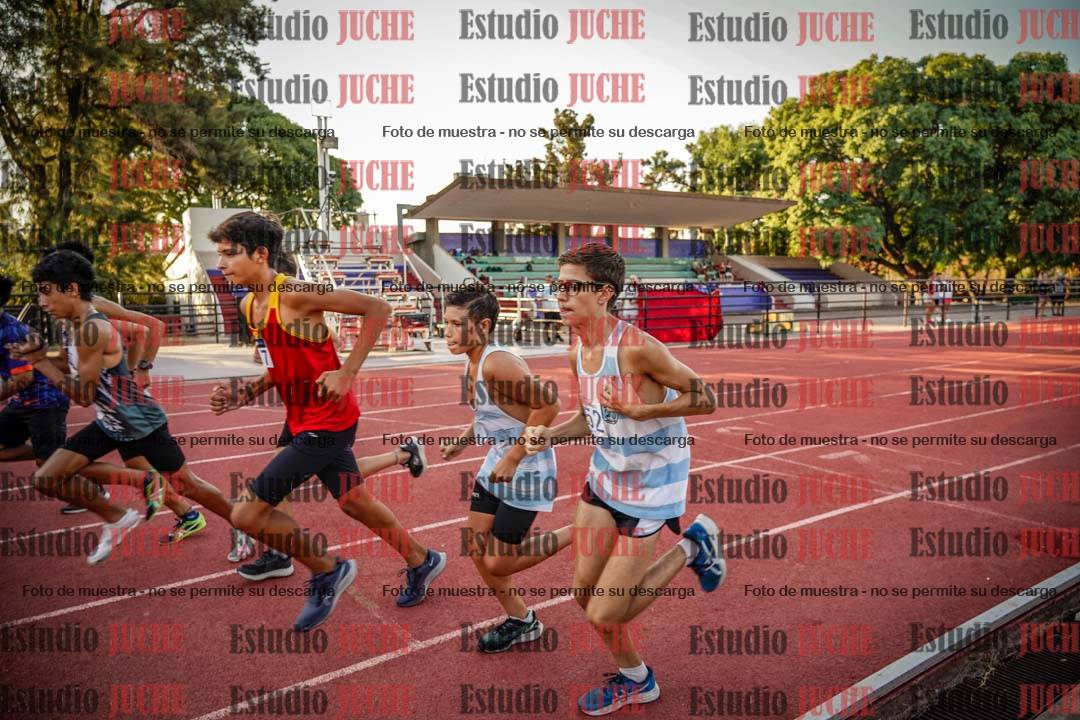 Fotos de los 2400 m llanos de varones