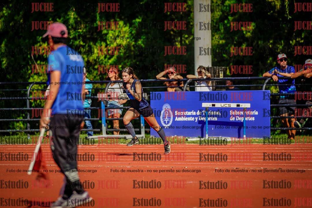 Fotos del salto en alto de mujeres