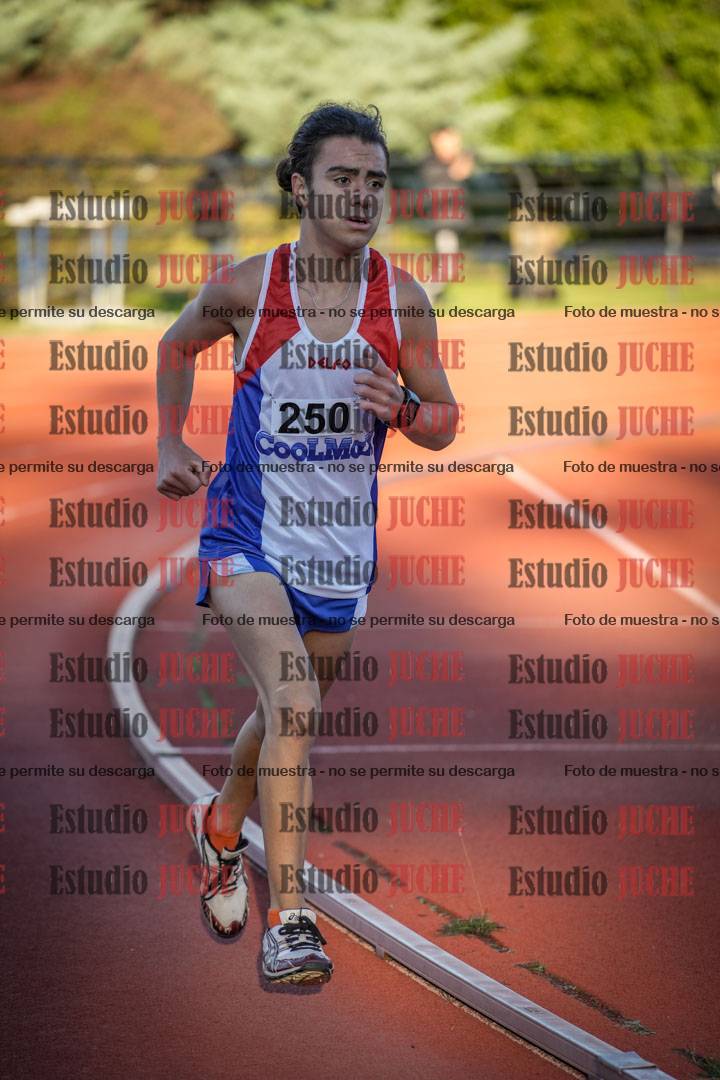 Fotos de los 3000 m llanos de varones