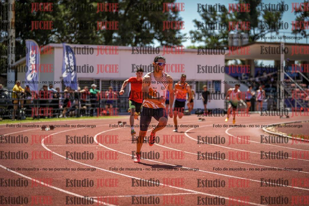 Fotos de los 400 m llanos de varones