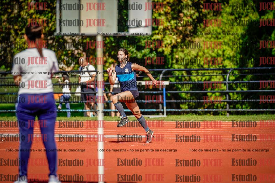 Fotos del salto en alto de mujeres