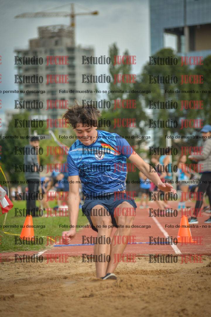 Fotos del salto en largo - varones U16