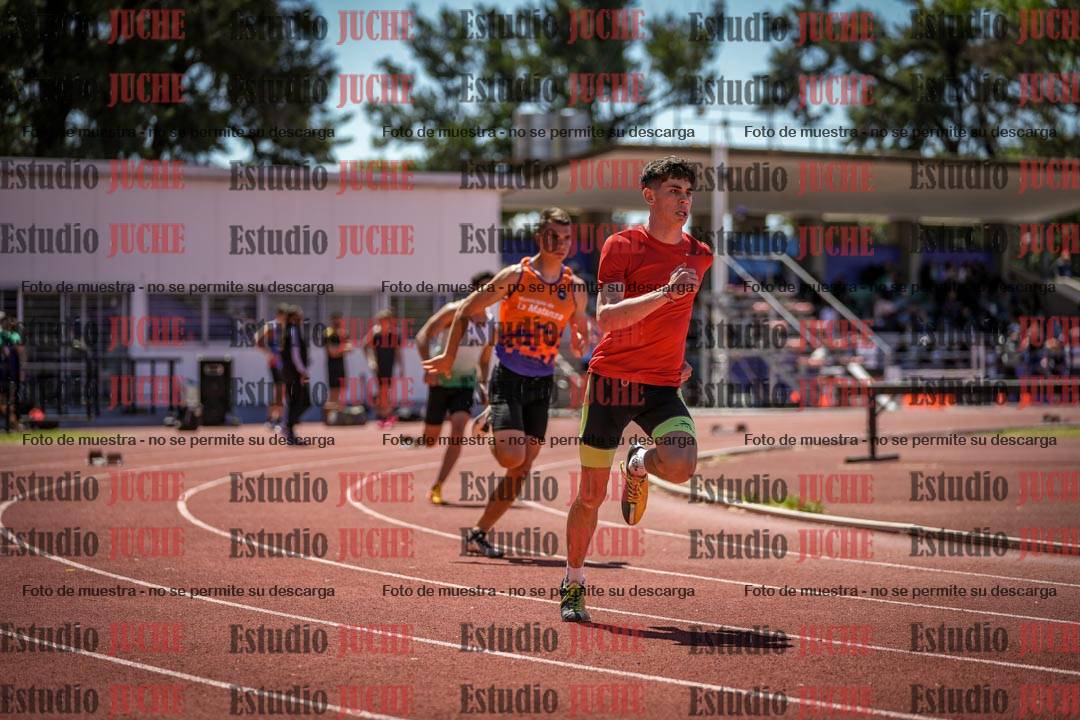 Fotos de los 400 m llanos de varones