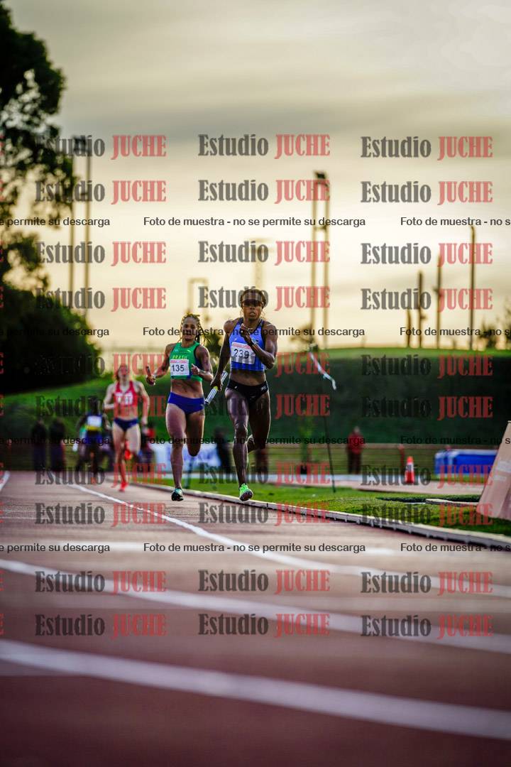 Fotos de los relevos 4x400 m de mujeres