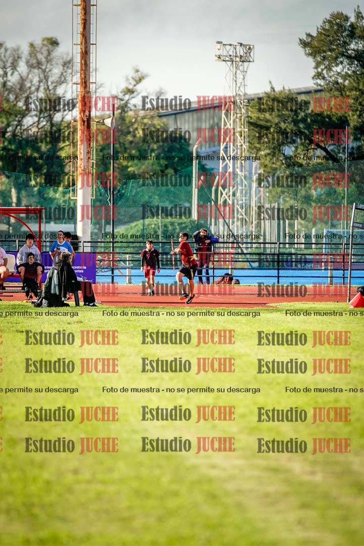 Fotos del lanzamiento de jabalina de mujeres y varones - U14