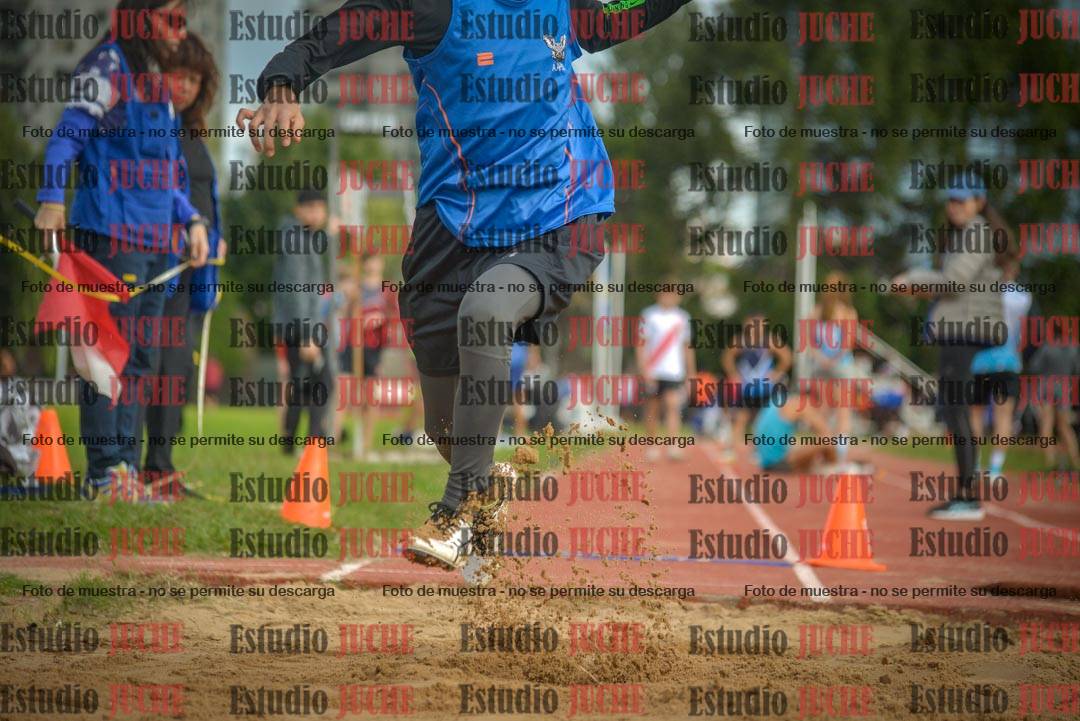 Fotos del salto en largo - varones U16
