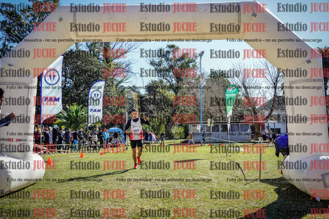 Fotos de la llegada del cross de 8000 m