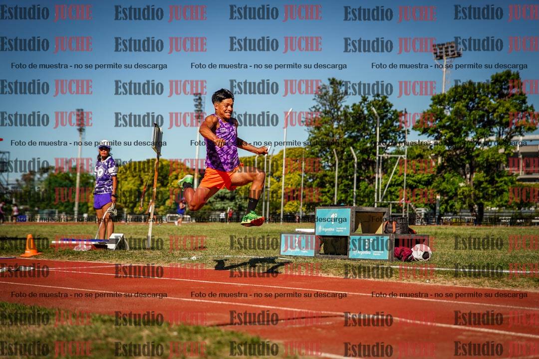 Fotos del salto triple de mujeres y varones - tablas de 8 - 11 - 13