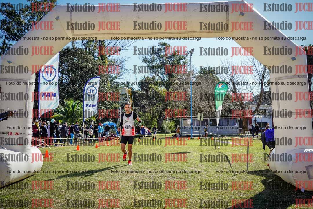 Fotos de la llegada del cross de 8000 m