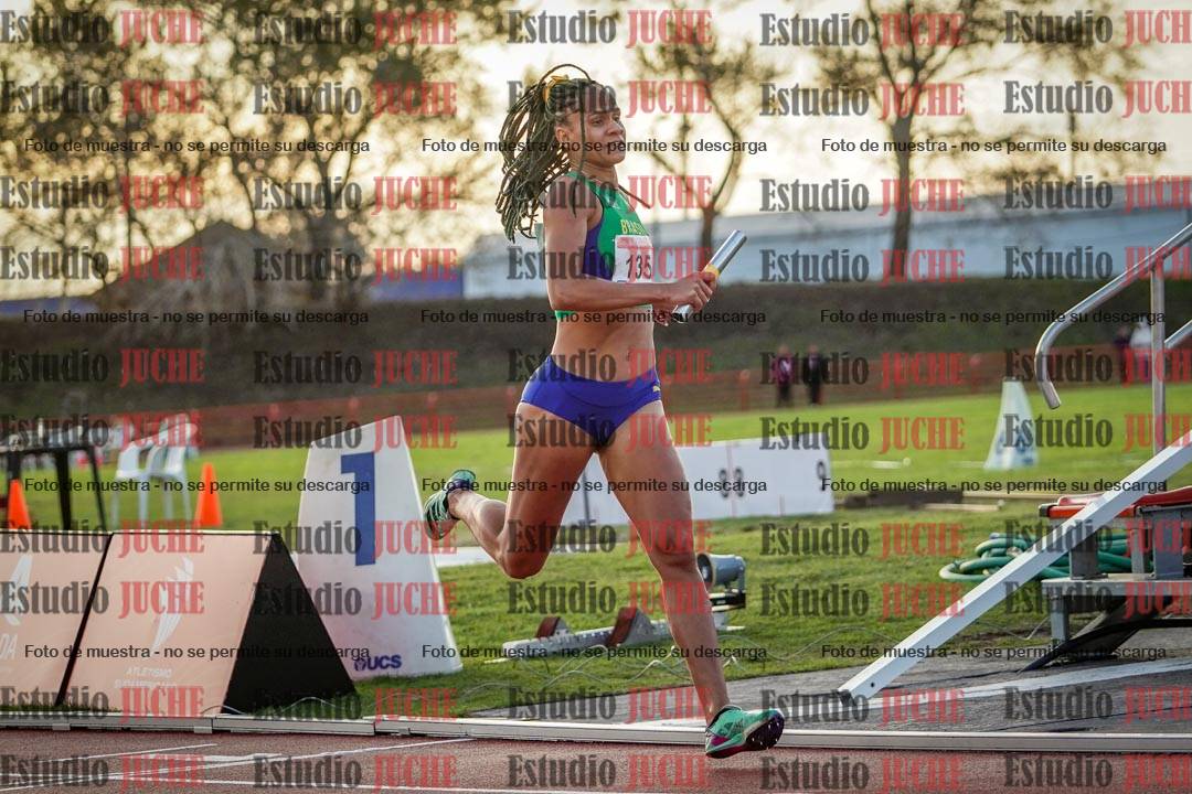 Fotos de los relevos 4x400 m de mujeres