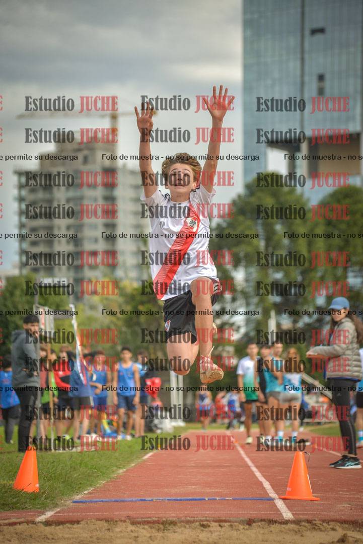 Fotos del salto en largo - varones U16