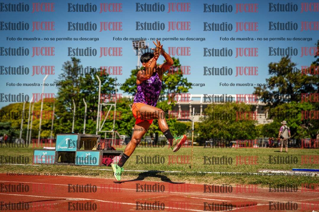 Fotos del salto triple de mujeres y varones - tablas de 8 - 11 - 13