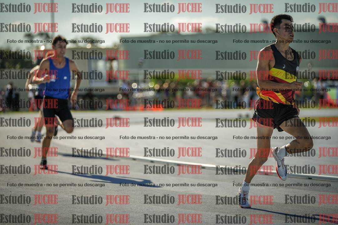 Fotos de los 400 m llanos de varones