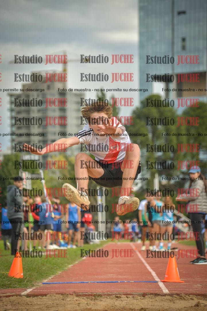 Fotos del salto en largo - varones U16