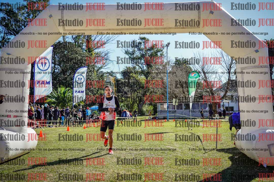 Fotos de la llegada del cross de 8000 m
