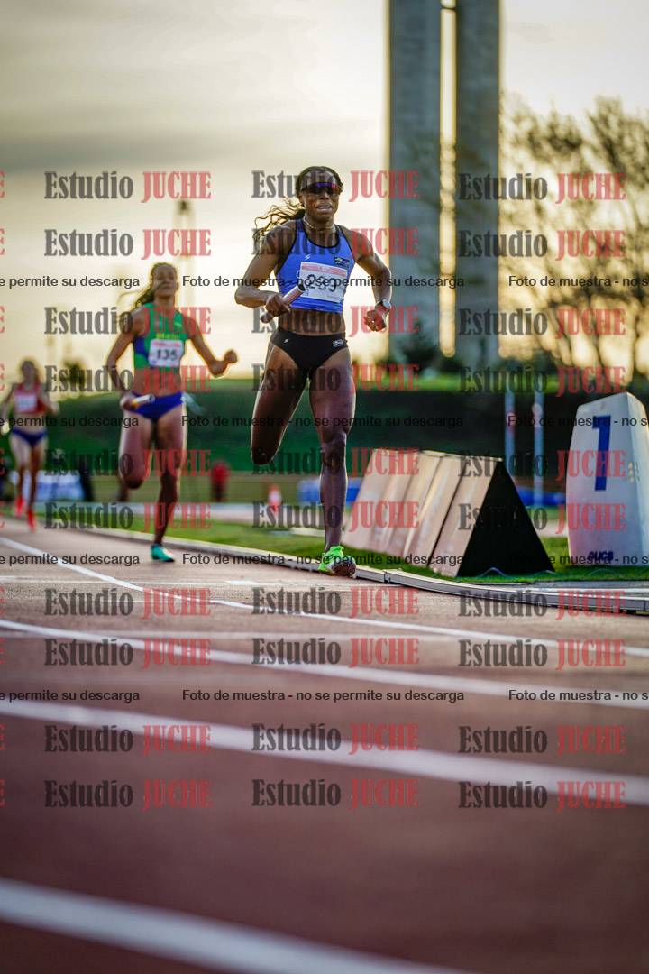 Fotos de los relevos 4x400 m de mujeres