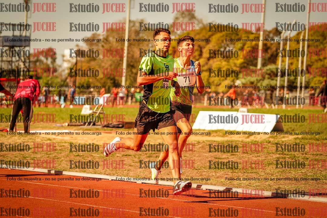 Fotos de los 800 m llanos de varones