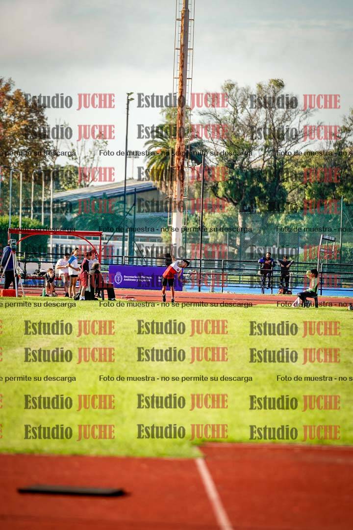 Fotos del lanzamiento de jabalina de mujeres y varones - U14
