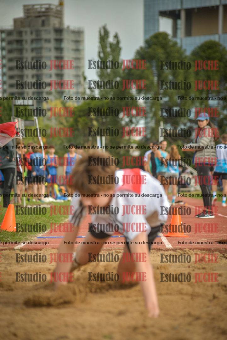 Fotos del salto en largo - varones U16