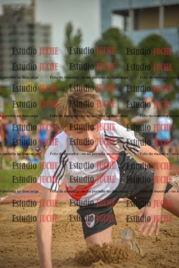 Fotos del salto en largo - varones U16