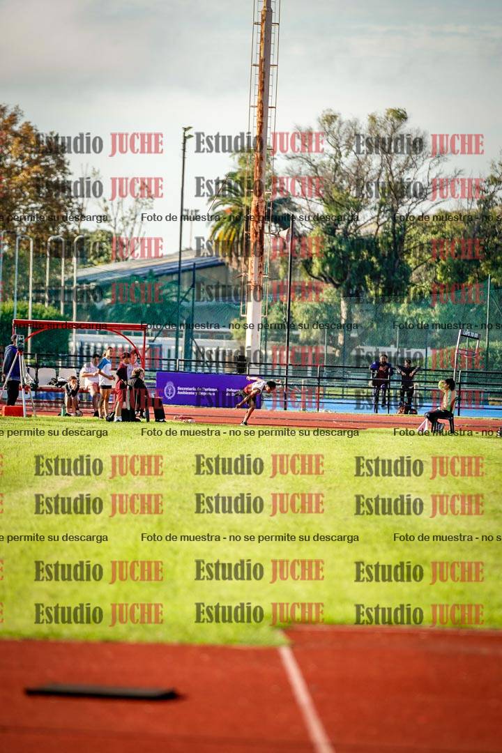 Fotos del lanzamiento de jabalina de mujeres y varones - U14