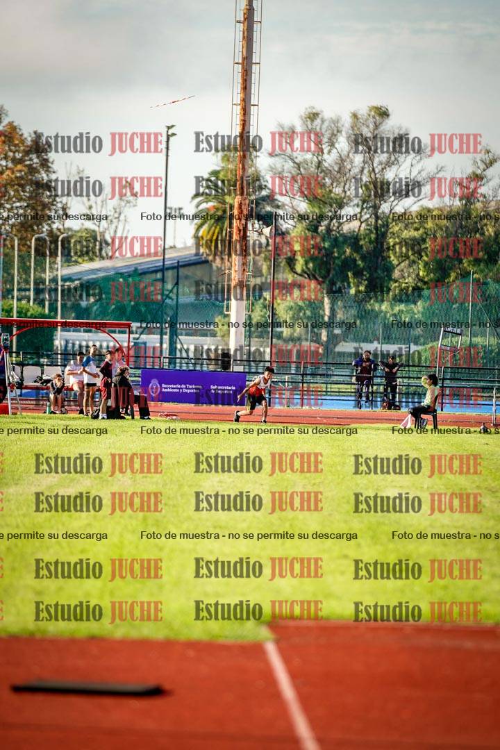 Fotos del lanzamiento de jabalina de mujeres y varones - U14
