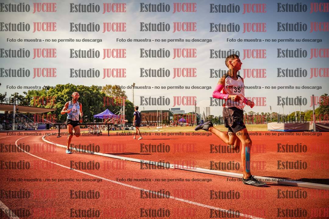 Fotos de los 800 m llanos de varones