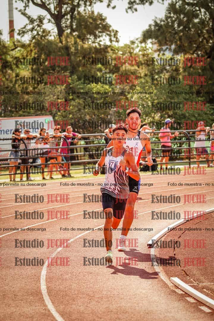 Fotos de los 800 m llanos de varones