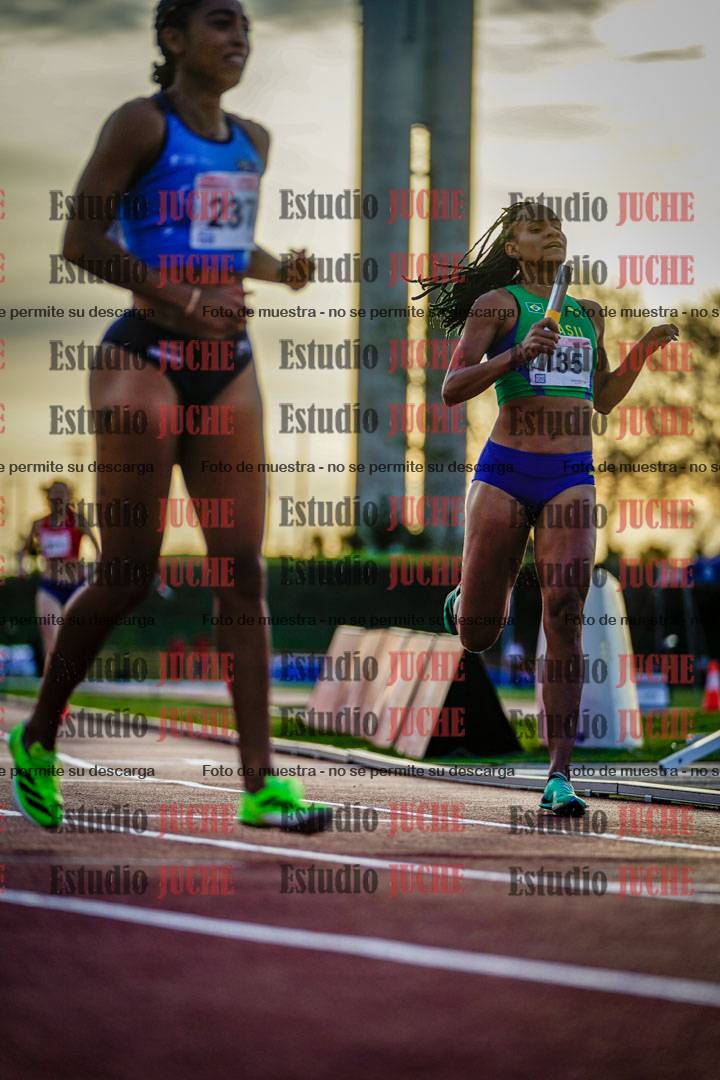Fotos de los relevos 4x400 m de mujeres