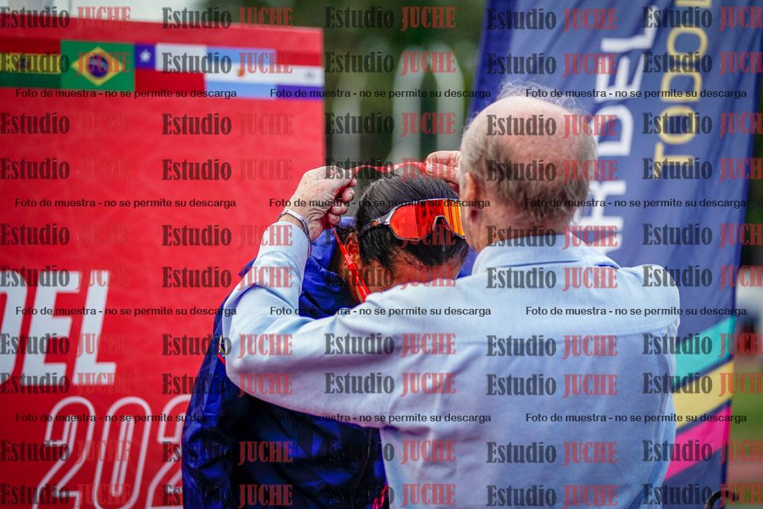 Fotos de algunos extras y podios del día 1