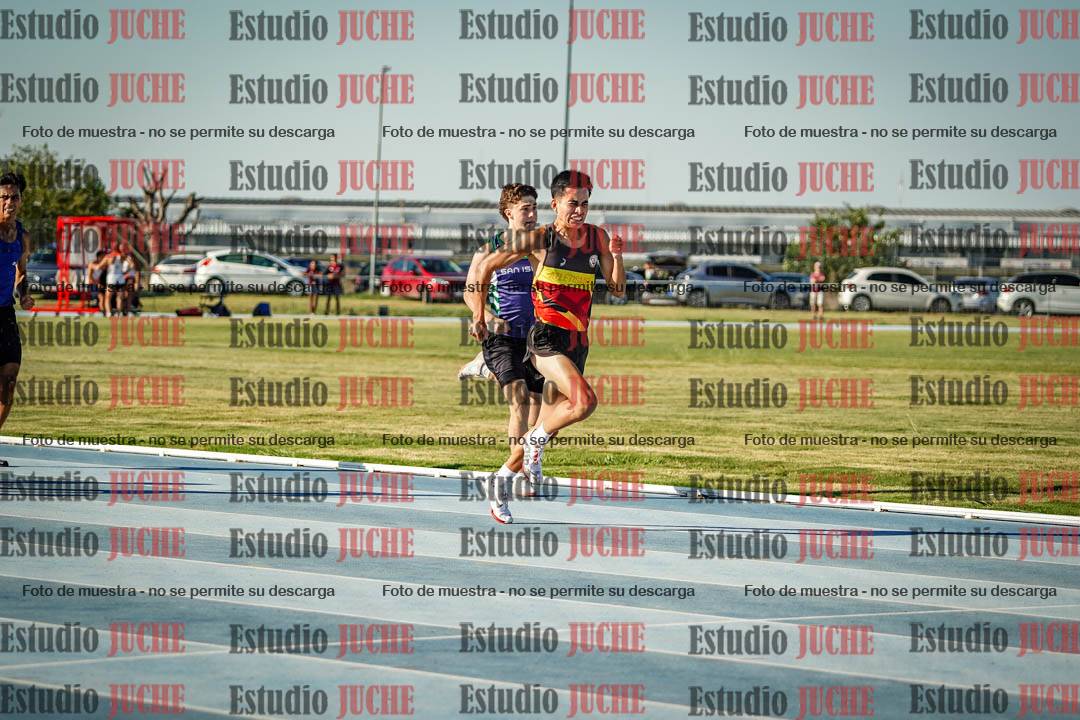 Fotos de los 400 m llanos de varones