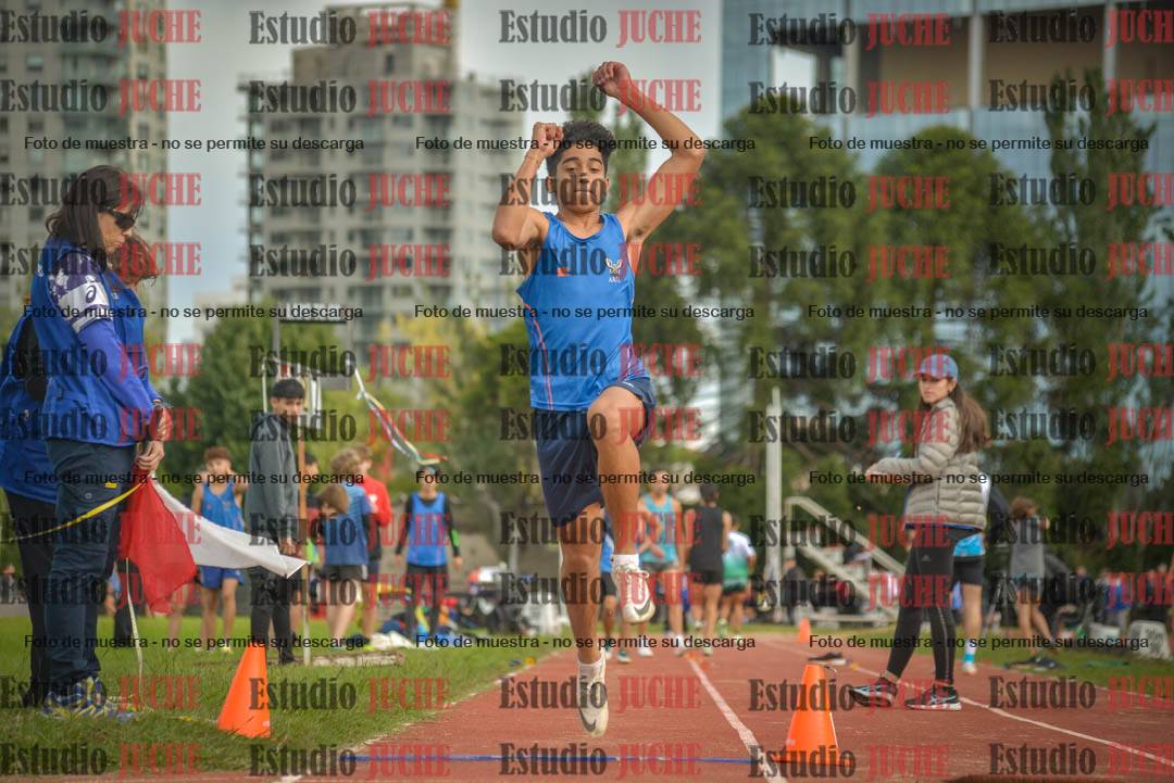 Fotos del salto en largo - varones U16