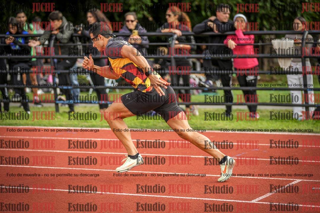 Fotos de los 400 m llanos de varones