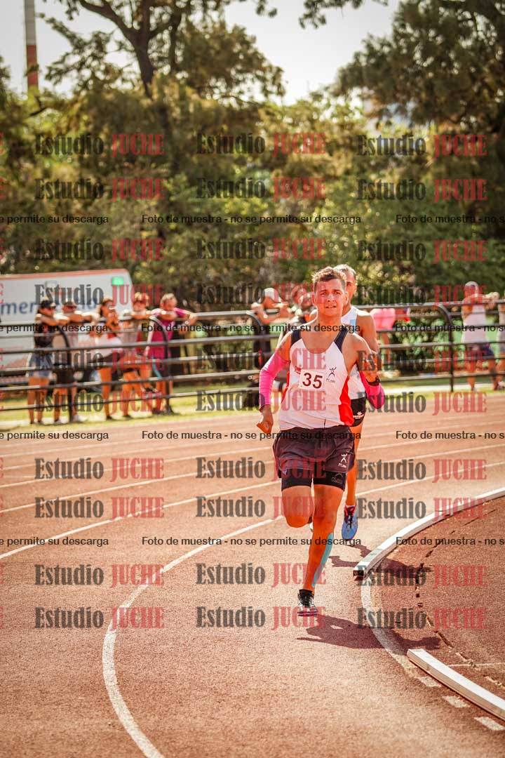 Fotos de los 800 m llanos de varones