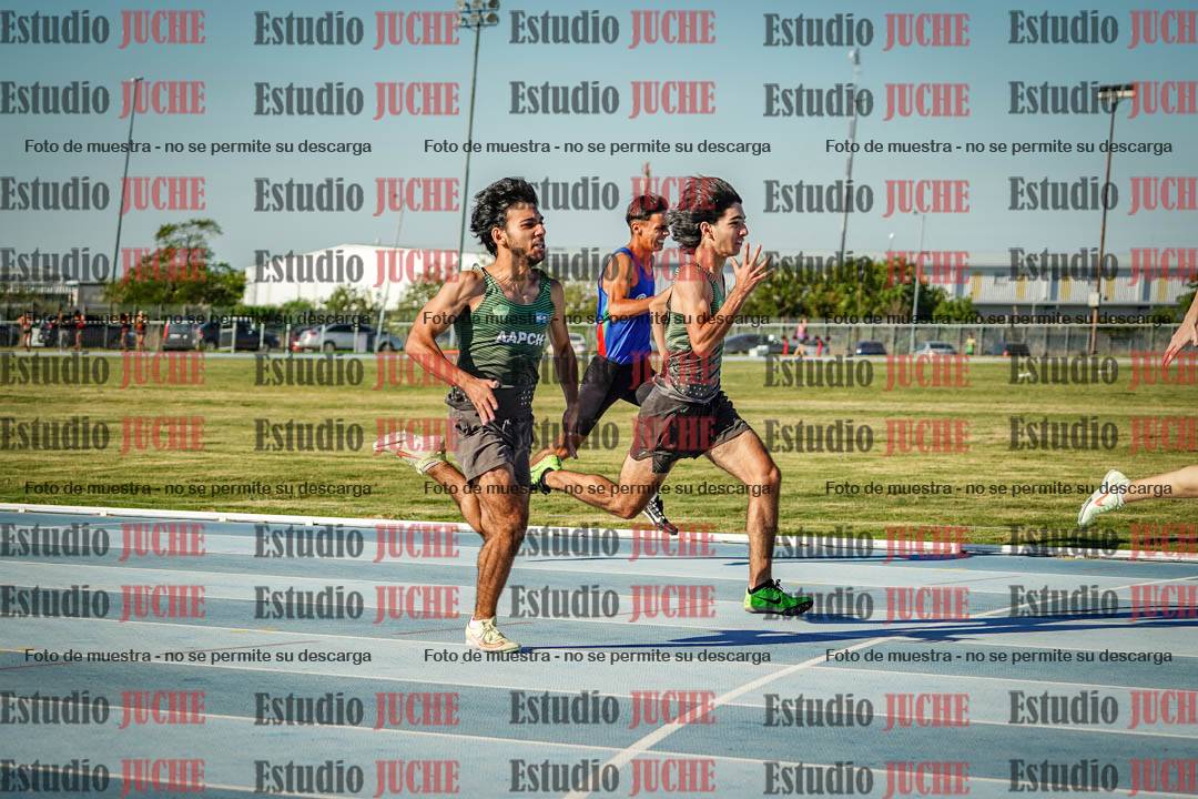 Fotos de los 400 m llanos de varones