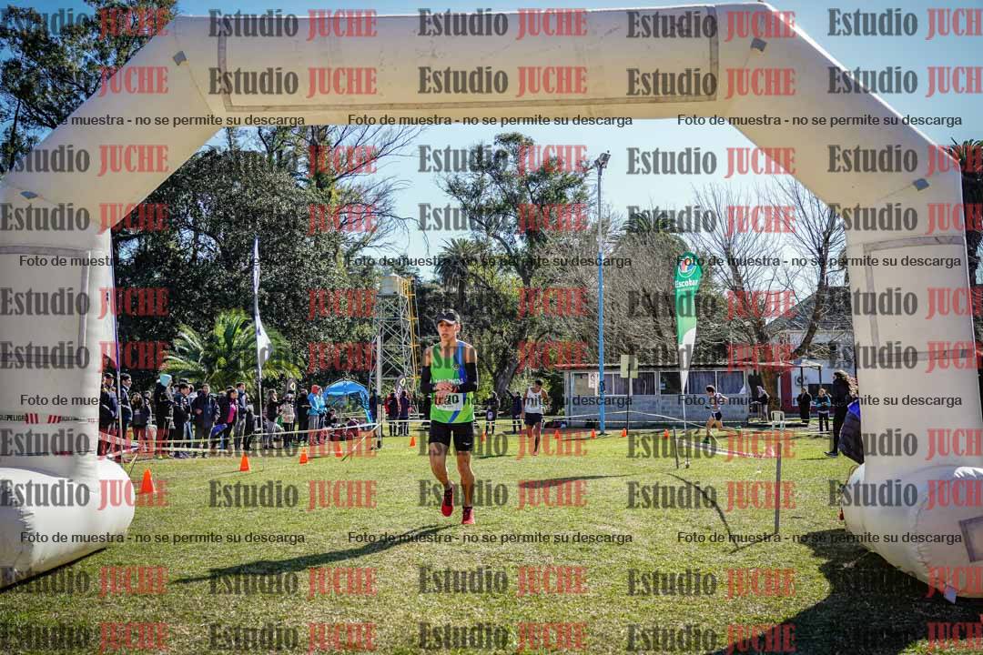 Fotos de la llegada del cross de 8000 m