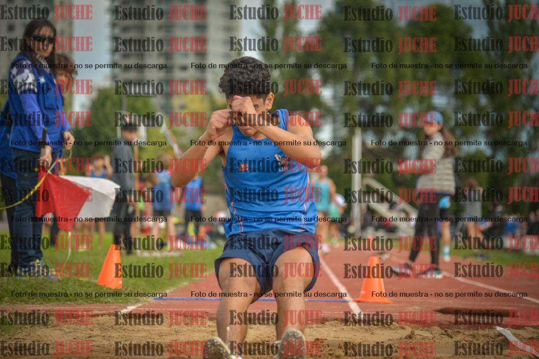 Fotos del salto en largo - varones U16