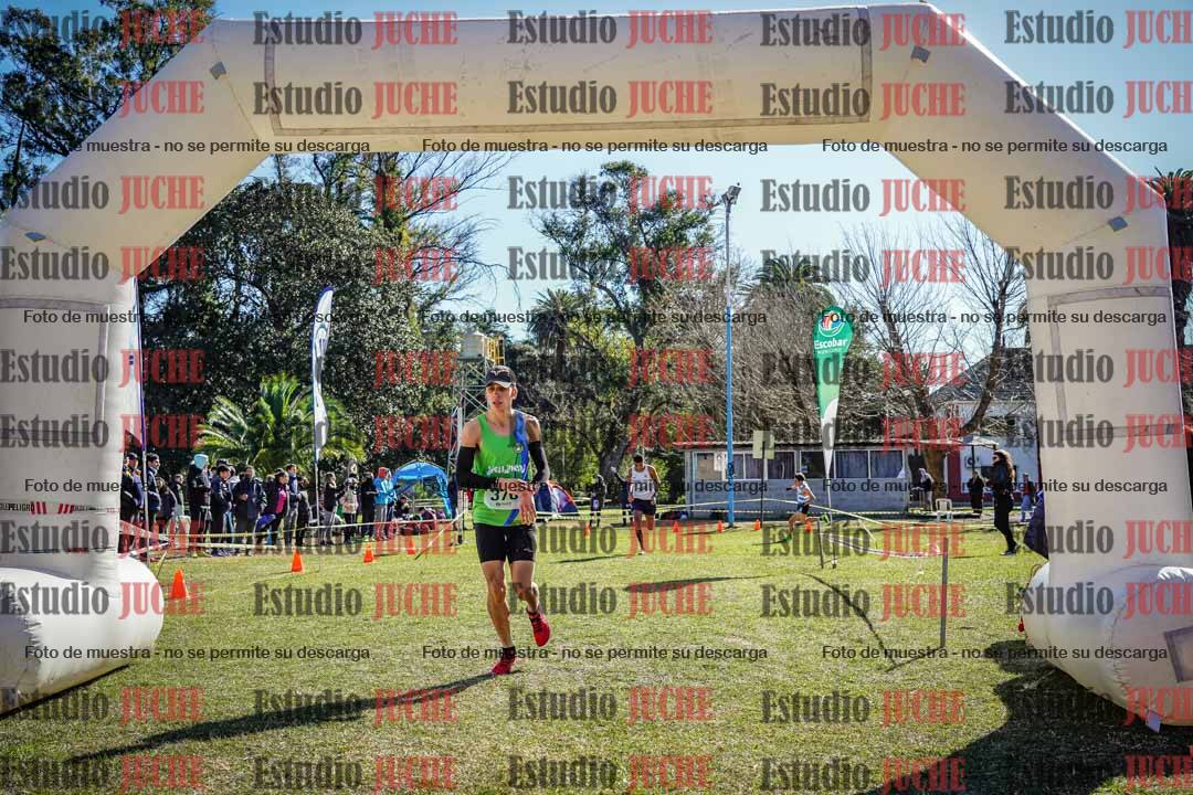 Fotos de la llegada del cross de 8000 m