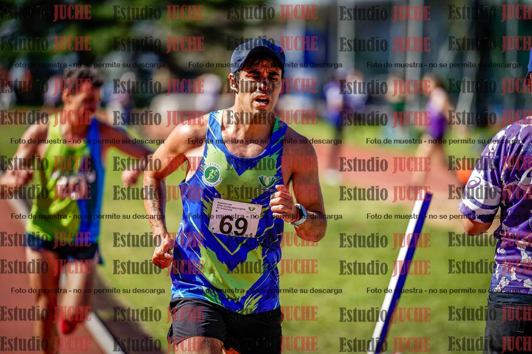 Fotos de los 5000 m llanos de mujeres y varones