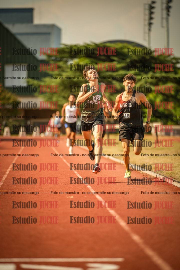 Fotos de los 800 m llanos de varones