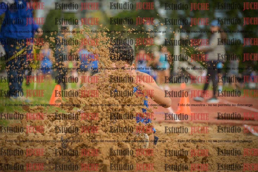 Fotos del salto en largo - varones U16