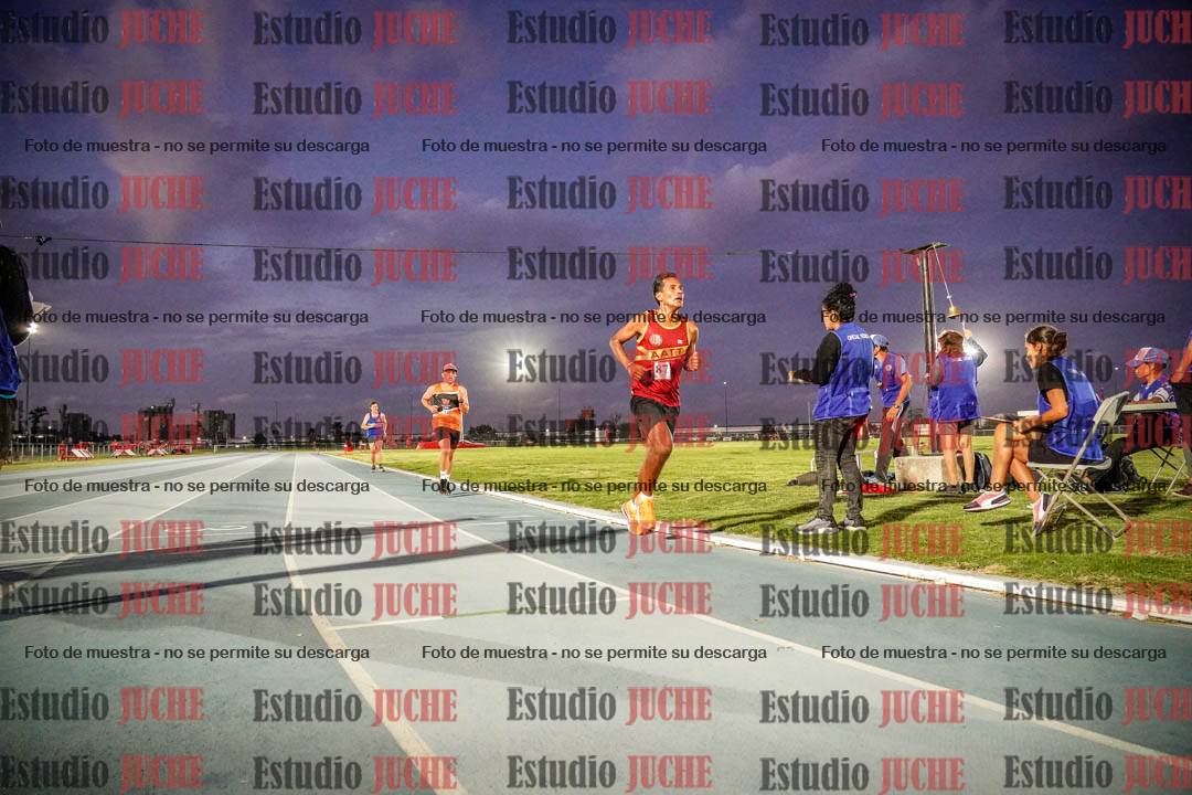 Fotos de los 3000 m llanos de varones