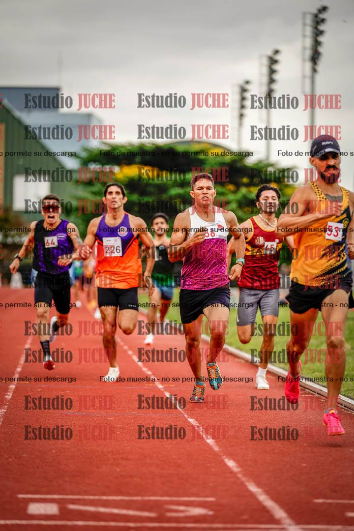 Fotos de los 800 m de varones